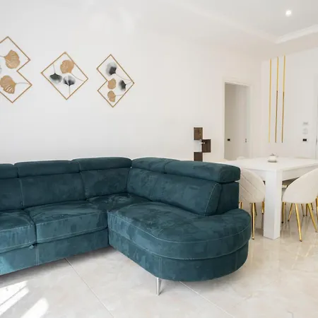 Lux Apartman Pompeji