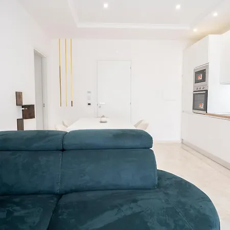 Apartment Lux